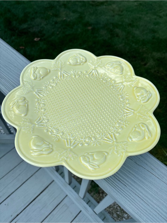 Bordallo Pinheiro Other - Bordallo Pinheiro Yellow Rabbit Cake Stand